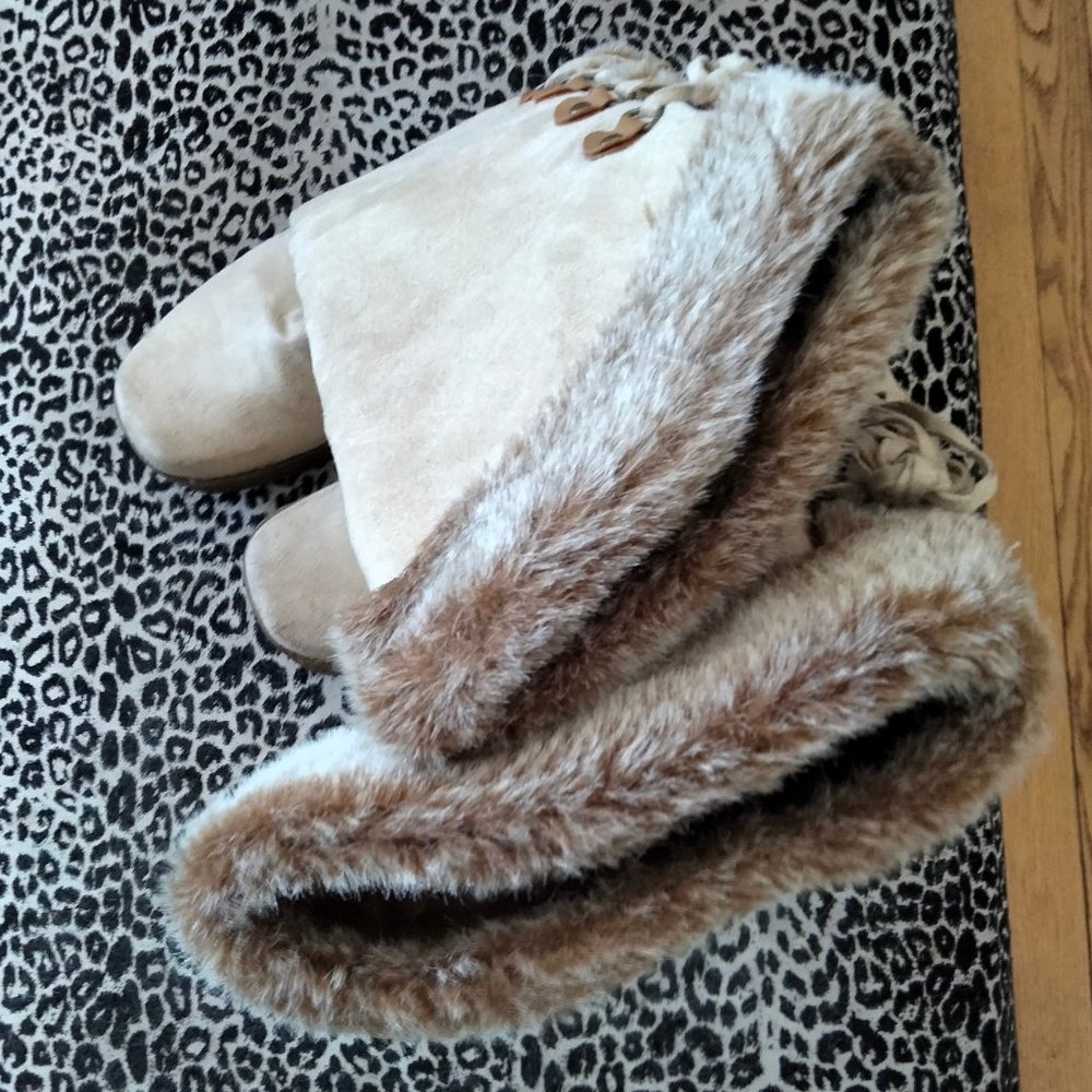 Tan fur suede boots